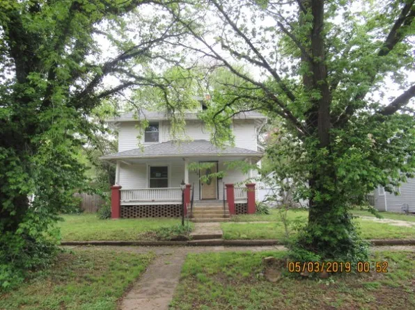 315 NE 6th St, Abilene, KS 67410