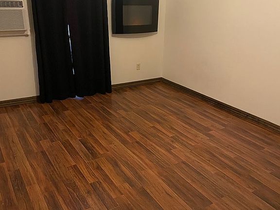 4th image of 1130 E Gurley St #25
