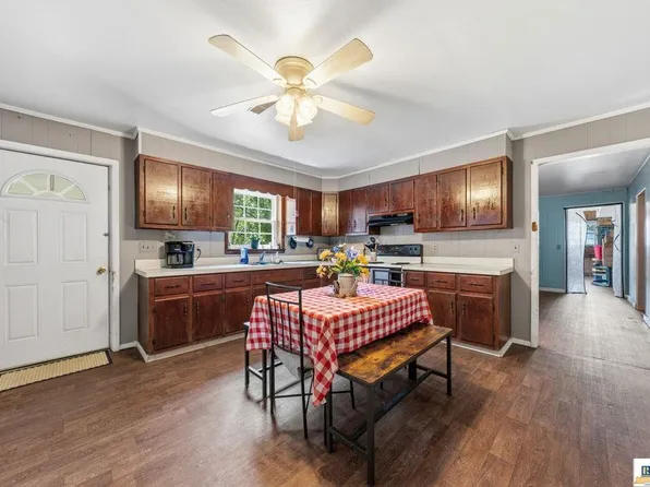 200 Georgetown Ln, Glasgow, KY 42141
