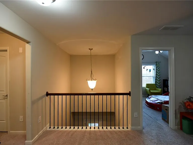 1805 Kingsbridge Ct — Photo 33