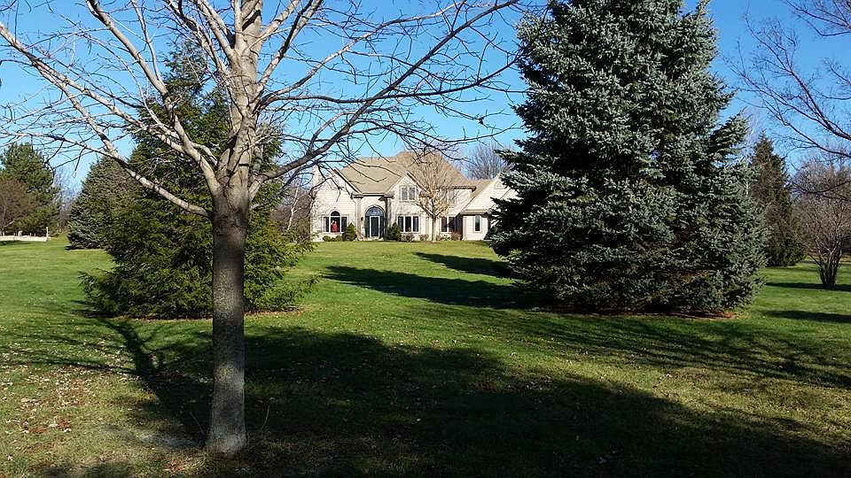1st image of S33W31698 London Dr