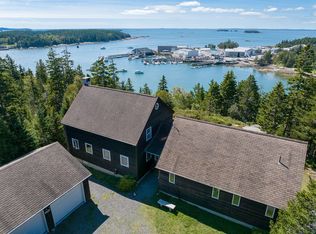 25 Minister Field Rd, Stonington, ME 04681