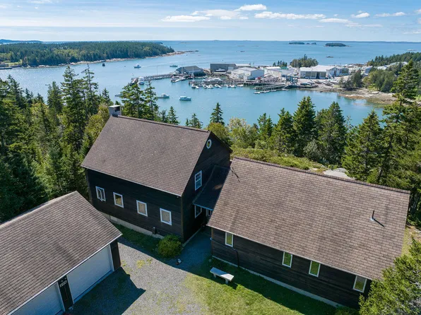 25 Minister Field Road, Stonington, ME 04681