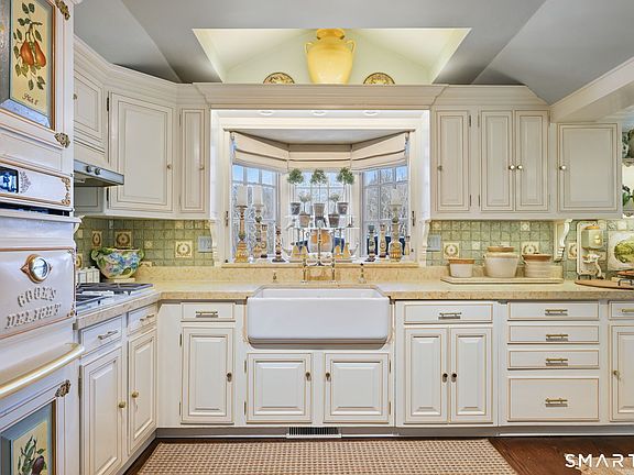 4th image of 6 Hoyt Road