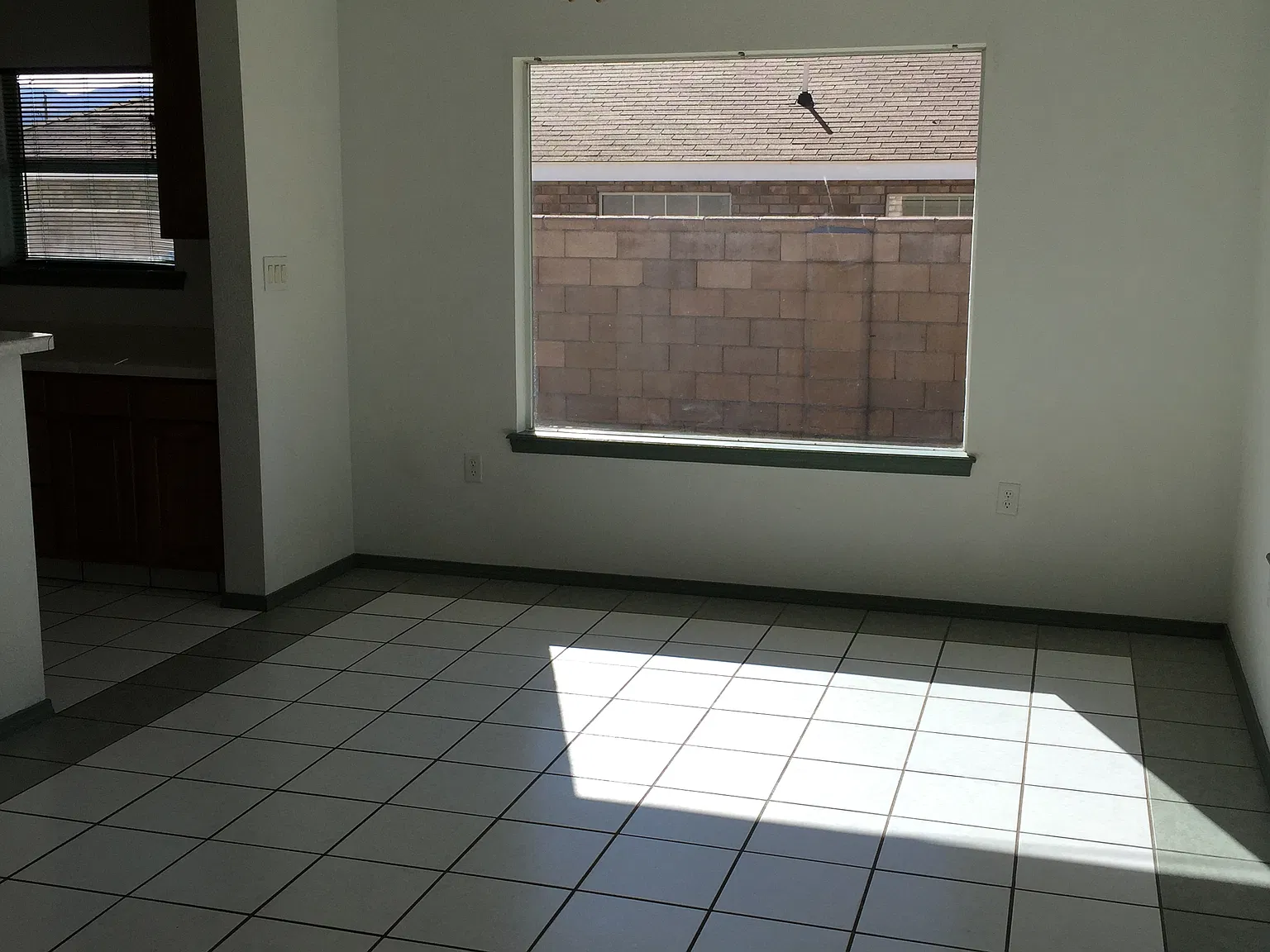 4 bed, 2033 sqft, $1,800 — Photo 4