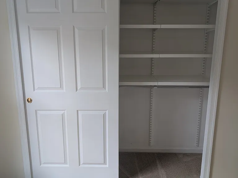 11908 Matthews Ct — Photo 24