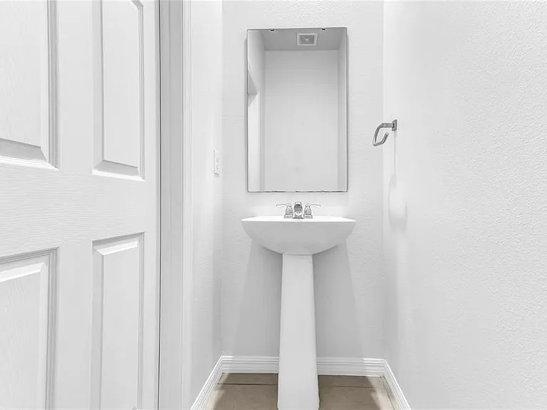 2274 S Centerra Loop — Photo 14