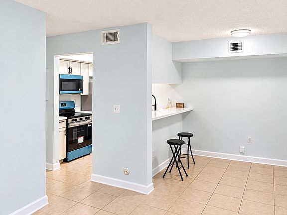 4th image of 18286 MEDITERRANEAN Boulevard #202