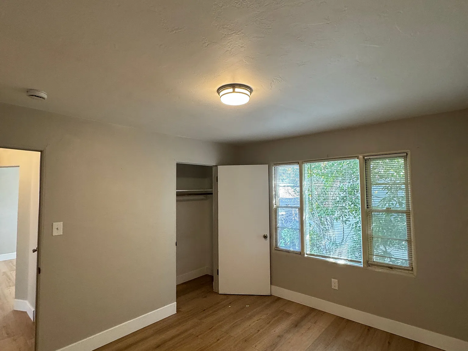2 bed, 718 sqft, $1,800 — Photo 4