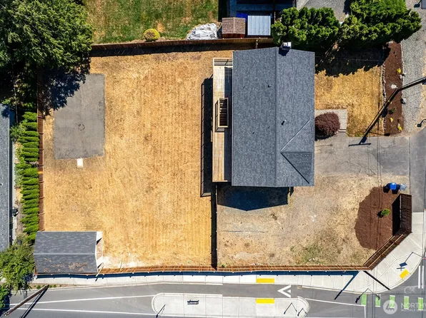 6808 NE 165th Street, Kenmore, WA 98028