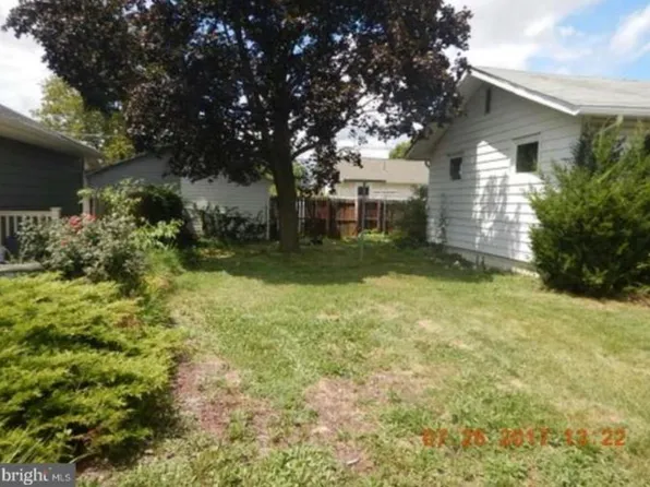 242 E Saint Carneys Poin, Penns Grove, NJ 08069