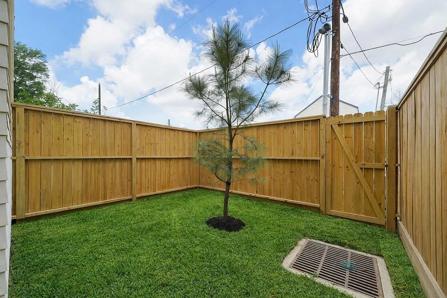 3 bed, 3.5 bath, 1798 sqft, $2,250 — Photo 4