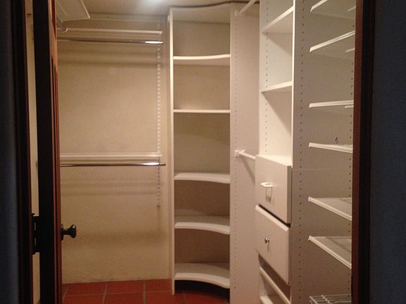 4th image of 204 Farley Dr
