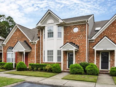 640 W Lake Cir, Chesapeake, VA, 23322