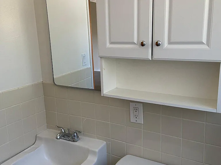 921 E Las Tunas Dr #D — Photo 4