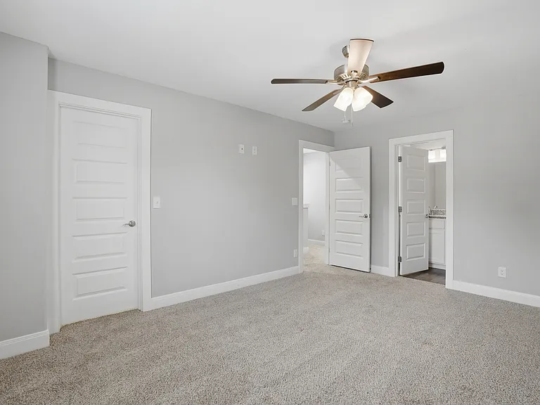 1022 W Shepherd St — Photo 14