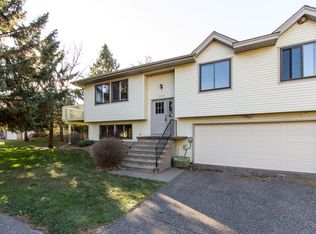 930 Lawnview Ave, Shoreview, MN 55126