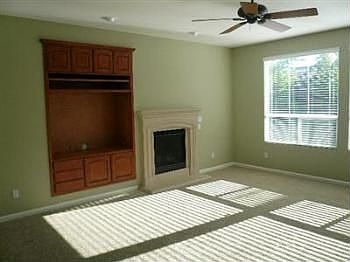 3rd image of 1633 Parkway Dr
