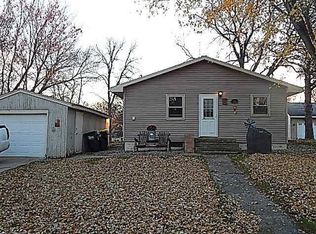 521 6th St E, Hector, MN 55342