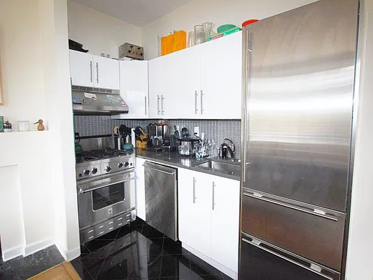 Rented by Sotheby's International Realty | media 11