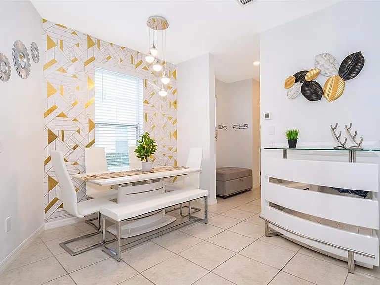 664 Benoi Dr — Photo 14