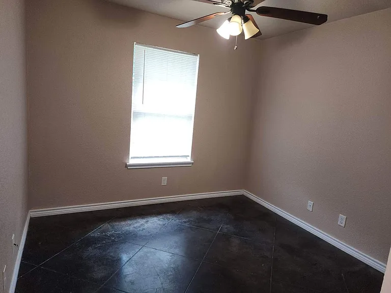 501 Straws Mill Rd — Photo 9