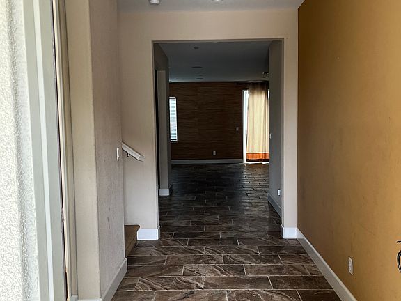 3rd image of 5698 Saratoga Cir