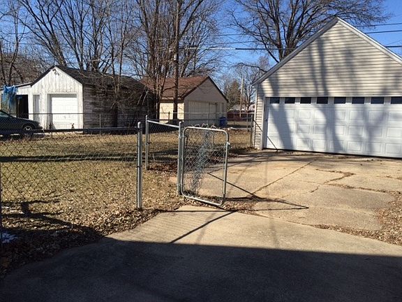 2nd image of 2305 Lawndale Ave