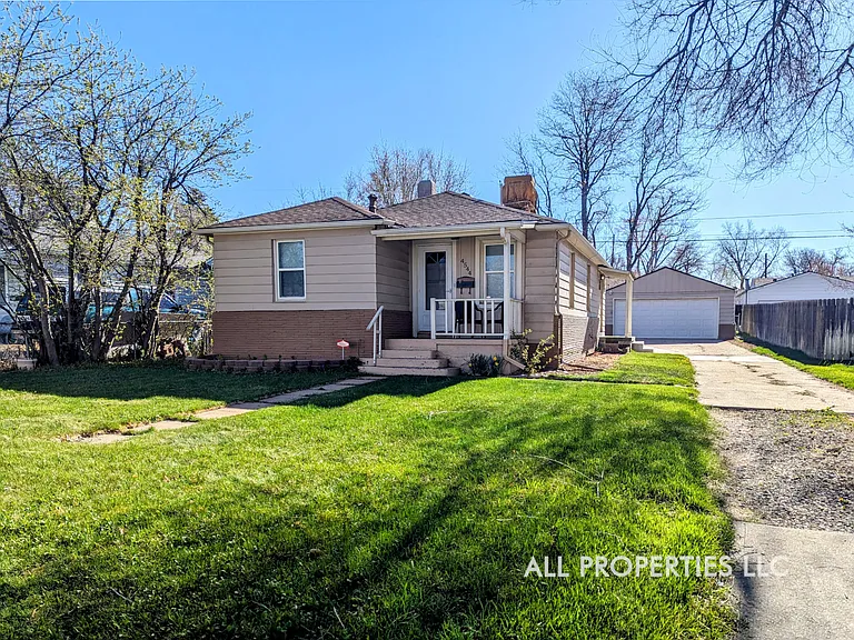4544 S Grant St — Photo 4