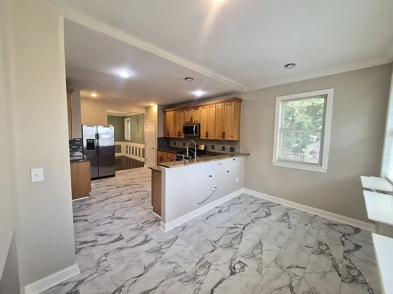 3701 Hamilton St — Photo 4