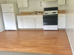 123 W Perry St APT 03, Pittsfield, IL 62363