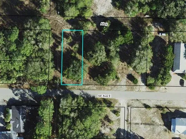 202 SE Ave E, Carrabelle, FL 32322