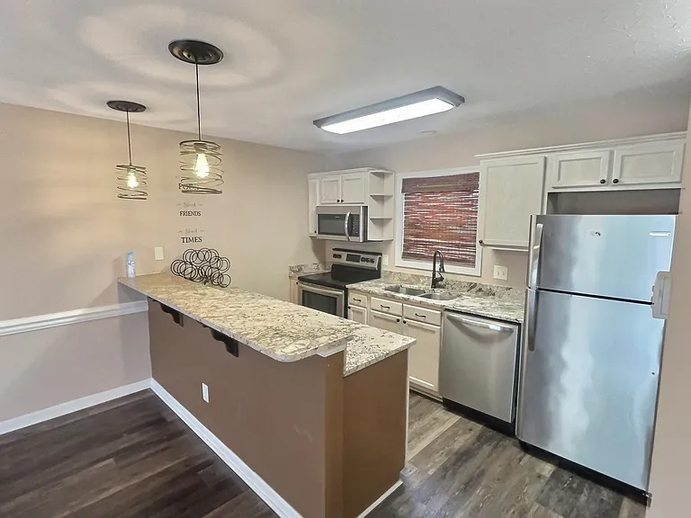 6500 Colonial Dr — Photo 6