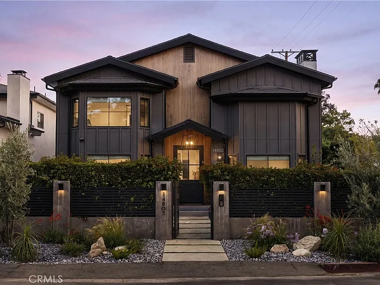 14803 Otsego St — Photo 1