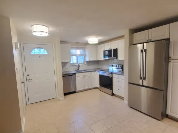 86 Chestnut Hls, New Hartford, NY 13413