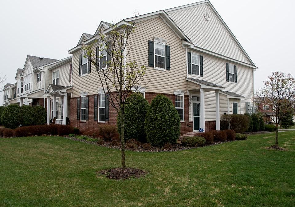 1st image of 15648 Emerald Dr N Unit 6