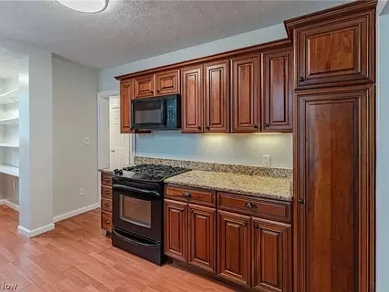 16724 Scottsdale Blvd — Photo 11