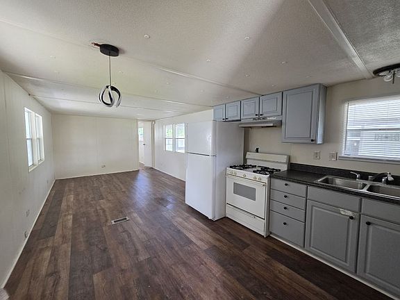 4th image of 105 Clairmont Ave #105