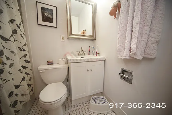 Rented by Metropolitan Realty | media 4