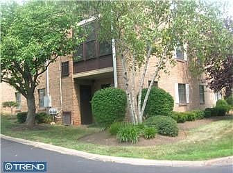 2nd image of 135 Woodstream Dr #4