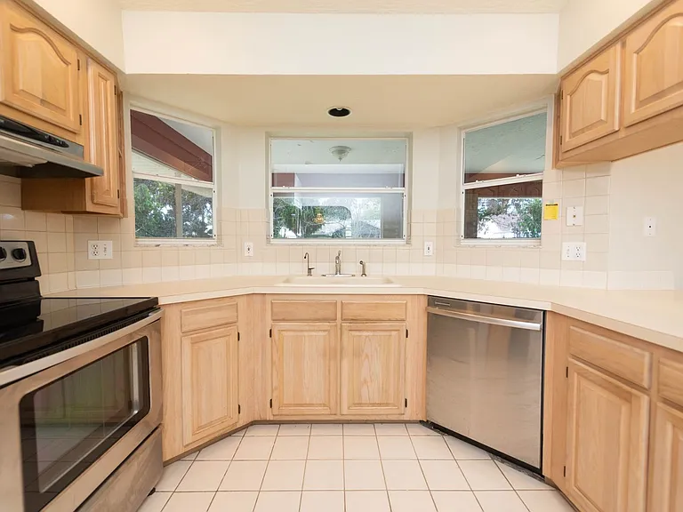 1236 Buffing Cir SE — Photo 20