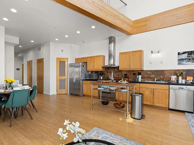 1010 Marquez Pl #L — Photo 12