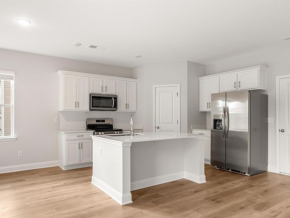 3rd image of 747 Old Stagecoach Rd