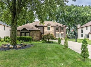29771 Hilliard Oak Ln, Westlake, OH
