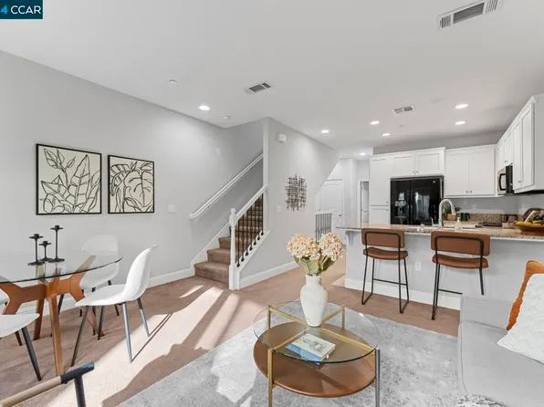 1252 Detroit Ave #2, Concord, CA 94520