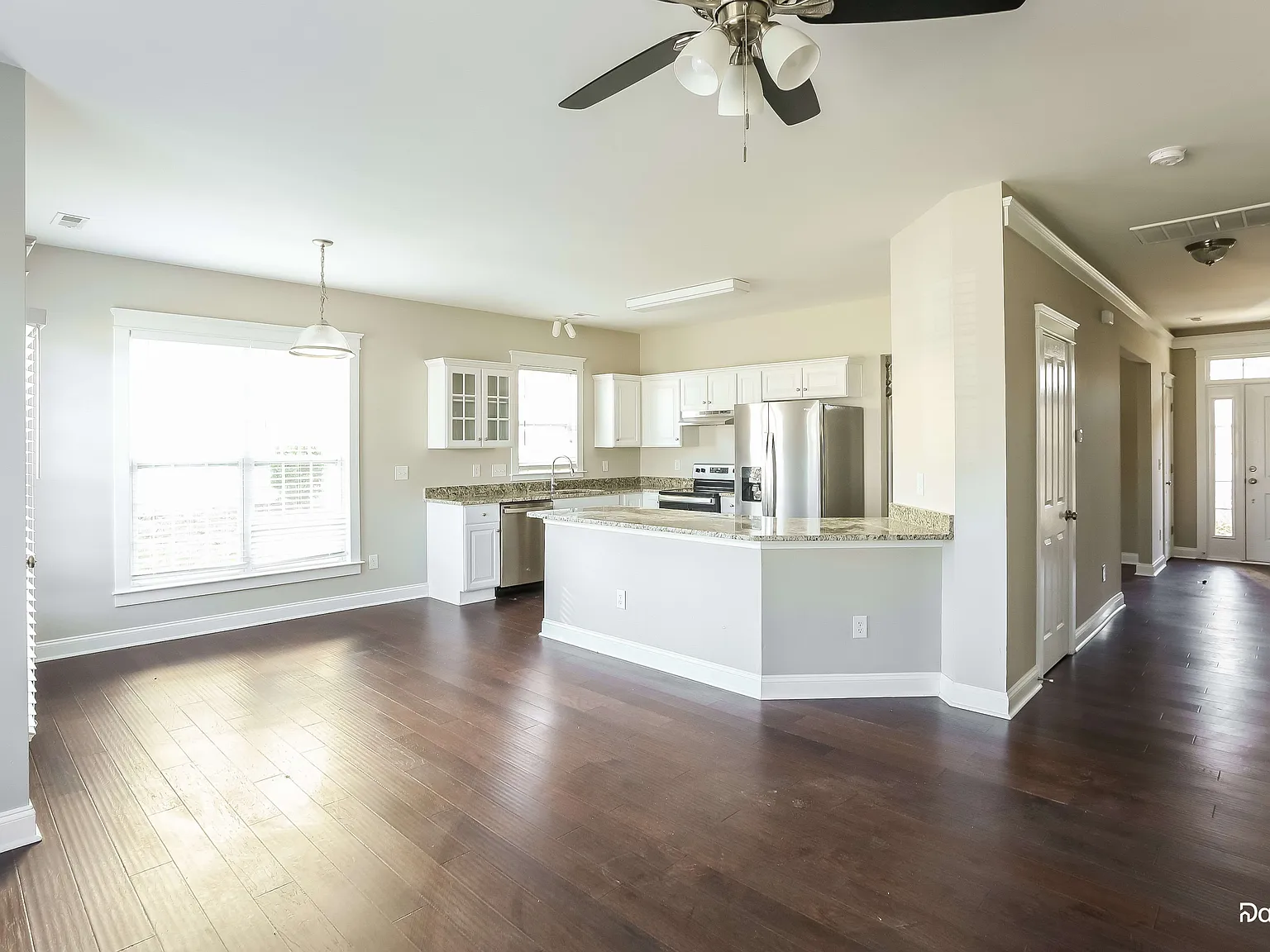 3 bed, 3.0 bath, 1835 sqft, $2,480 — Photo 4