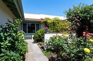 2nd image of 29 La Cumbre Cir