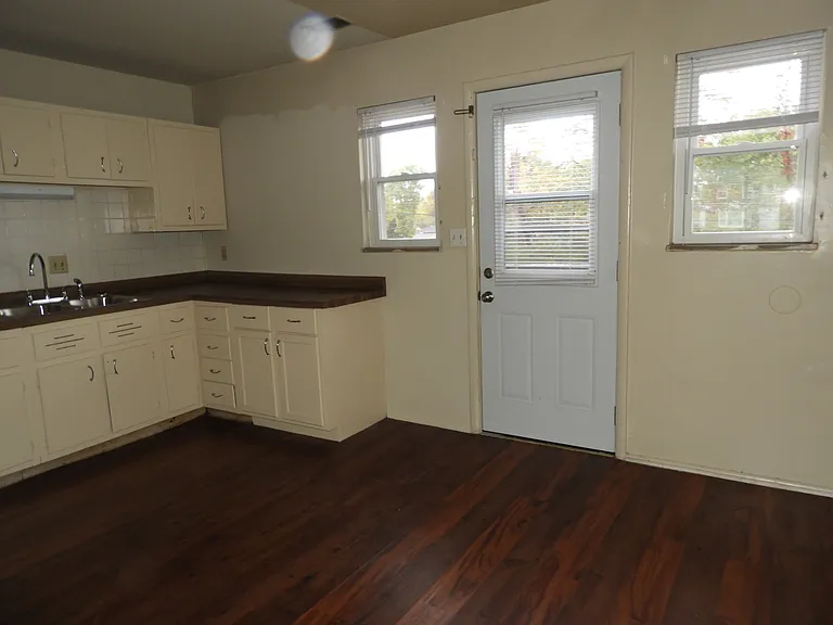 6006 Dickson Rd #4 — Photo 4