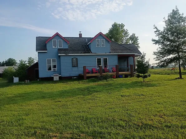 8975 State Route 4, Staunton, IL 62088