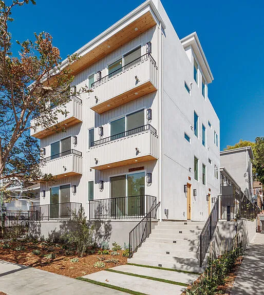 1334 Mohawk St — Photo 1